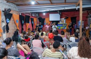 Cearazin Semisera conversa com moradores do bairro Petrópolis e apresenta propostas para educação, saúde e infraestrutura