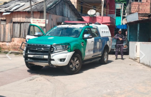 Polícia Militar recaptura foragido da Justiça Federal na zona centro-sulA vítima estaria consumindo bebida alcóolica com o suspeito, momento em que recebeu golpe de arma branca. Polícia Militar recaptura foragido da Justiça Federal na zona centro-sul
