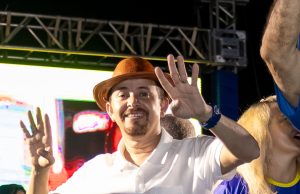 Cearazin Semisera se reúne com moradores do Jorge Teixeira e participa de comício lotado no Alvorada ao lado de Roberto Cidade