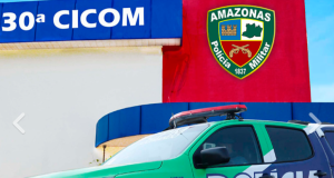 Polícia prende suspeito de agredir a mãe e o padrastoAs vítimas sofreram ferimentos no braço e em um dos dedos. Polícia prende suspeito de agredir a mãe e o padrasto