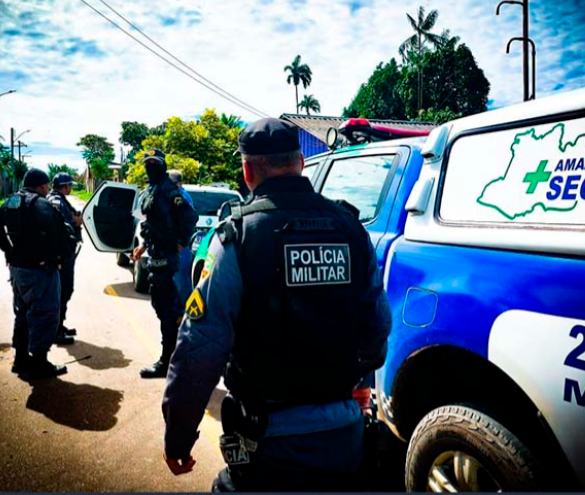 Polícia do Amazonas resgata quatro irmãos após denúncia de abandono Polícia do Amazonas resgata quatro irmãos após denúncia de abandono