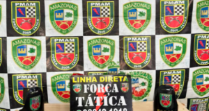 Polícia captura foragido com 5 tabletes de cocaína e arma de fogoHomem foi encontrado após denúncia que informou sua localização. Polícia captura foragido com 5 tabletes de cocaína e arma de fogo