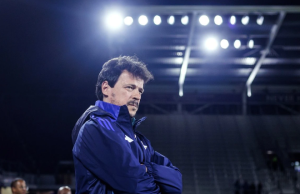 Cruzeiro anuncia saída de Fernando Diniz e mira Renato Gaúcho como substituto Cruzeiro anuncia saída de Fernando Diniz e mira Renato Gaúcho como substituto