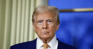 Donald Trump menciona Brasil como um dos países que querem ‘prejudicar’ os EUAO presidente afirmou que o governo irá "impor tarifas a países e a indivíduos de fora que realmente nos prejudicam". Donald Trump menciona Brasil