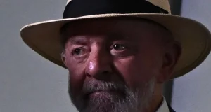 Impeachment de Lula foi solicitado por deputados após TCU bloquear recursos do programa Pé-de-MeiaO pedido de impeachment é liderado por um grupo de aproximadamente 60 parlamentares. Impeachment de Lula