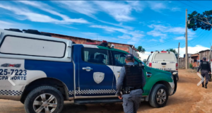 Polícia Militar prende dois homens por agressão e ameaça às companheirasEm um dos casos, o homem usou uma faca para intimidar a mulher. Polícia Militar prende dois homens por agressão e ameaça às companheiras