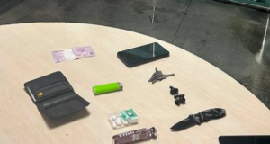 Polícia Militar prende homem por invasão à igreja e agressão ao padreSuspeito foi preso dentro da Igreja Nossa Senhora de Fátima, no bairro Praça 14 de Janeiro. Polícia Militar prende homem por invasão à igreja e agressão ao padre