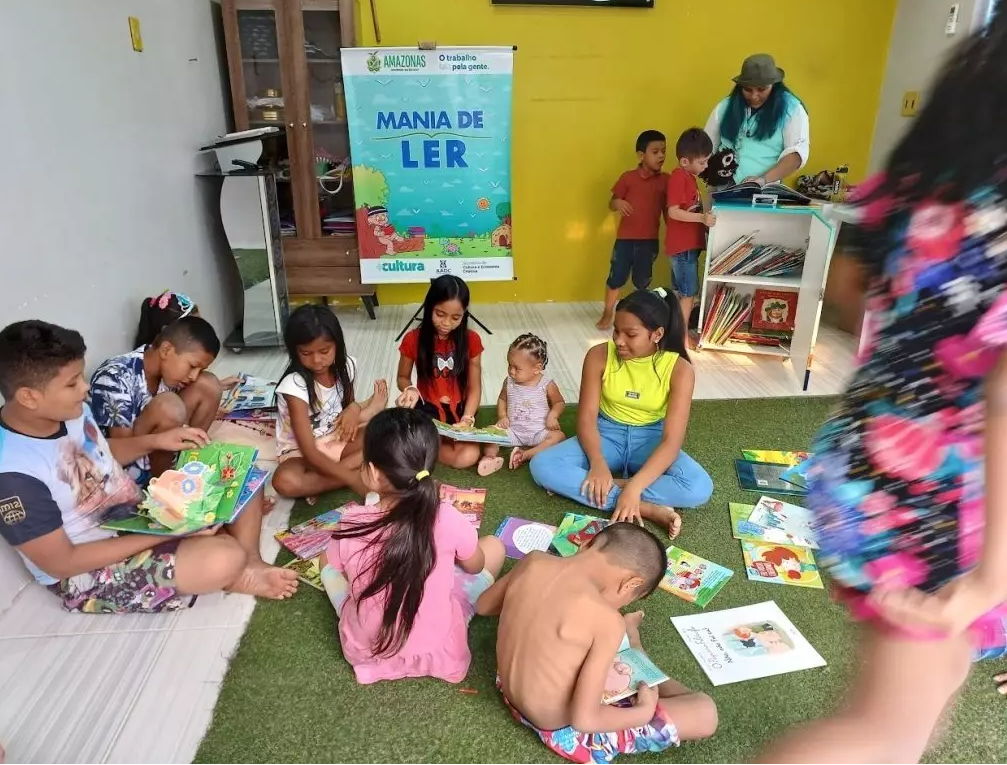 Dia Internacional da Doação de Livros Secretaria de Cultura incentiva a prática por meio dos projetos ‘Mania de Ler’ e ‘Banco do Livro’