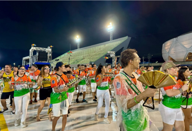 Escolas dos grupos de acesso A e B abrem os agitos carnavalescos com ensaios no Sambódromo Escolas dos grupos de acesso A e B abrem os agitos carnavalescos com ensaios no Sambódromo