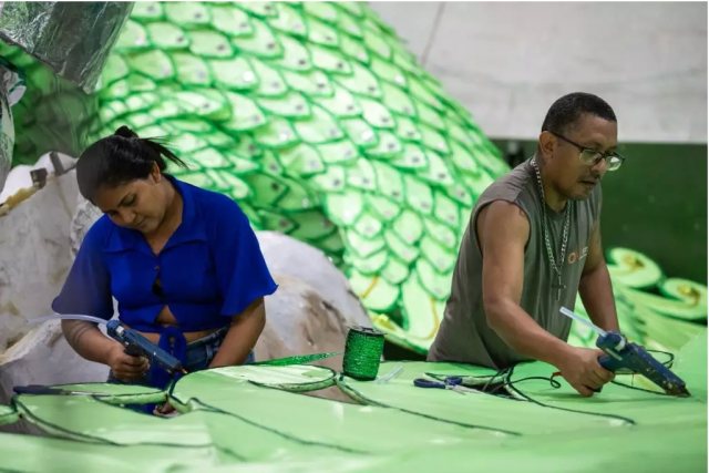 Carnaval na Floresta 2025: Geração de emprego e renda é realidade nos barracões das escolas de samba Carnaval na Floresta 2025: Geração de emprego e renda é realidade nos barracões das escolas de samba