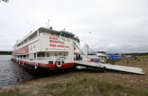 Governador Wilson Lima apresenta Barco Hospital São João XXIII à ministra da Saúde e destaca mais de 5,5 mil atendimentos em ações Governador Wilson Lima apresenta Barco Hospital São João XXIII à ministra da Saúde e destaca mais de 5,5 mil atendimentos em ações