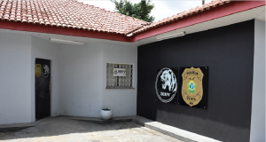 Polícia Civil prende homem envolvido em roubo de motocicletas em galpão no bairro TarumãCom o autor, foi apreendida umas das motocicletas roubadas. Polícia Civil prende homem envolvido em roubo de motocicletas em galpão no bairro Tarumã