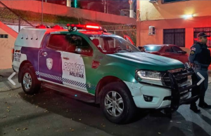 Polícia Militar prende homem por violação de domicílio em ManausA equipe policial foi acionada após denúncia recebida pelo Cecopom. Polícia Militar prende homem por violação de domicílio em Manaus