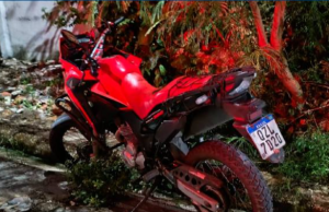 Polícia localiza veículo roubado em ManausA motocicleta foi entregue ao proprietário após o mesmo providenciar a chave reserva. Polícia localiza veículo roubado em Manaus