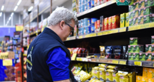 Procon-AM alerta consumidores sobre os perigos do greenwashingO termo refere-se às práticas que visam transmitir uma imagem falsa de sustentabilidade ao público. Procon-AM alerta consumidores sobre os perigos do greenwashing