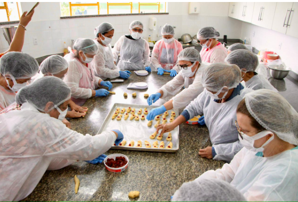 Projeto Padaria Artesanal retoma aulas no CECF Teonízia Lobo
