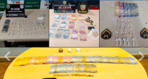 Quatro homens são presos com 66 porções de entorpecentes em ManausAções ocorreram nas zonas leste, oeste e centro-sul de Manaus; drogas, dinheiro e balanças de precisão foram apreendidos. Quatro homens são presos com 66 porções de entorpecentes em Manaus