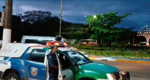 Seis foragidos da Justiça são capturados pela Polícia Militar, durante patrulhamento ostensivoEntre os foragidos estavam homens com mandado de prisão em aberto pelos crimes de tráfico de drogas e roubo. Seis foragidos da Justiça são capturados pela Polícia Militar do Amazonas, durante patrulhamento ostensivo