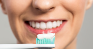 Anvisa suspende interdição de venda de creme dental da ColgateAgência emitiu alerta após reações ao produto com fluoreto de estanho. Anvisa suspende interdição de venda de creme dental da Colgate