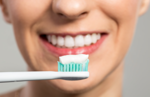 Anvisa suspende interdição de venda de creme dental da ColgateAgência emitiu alerta após reações ao produto com fluoreto de estanho. Anvisa suspende interdição de venda de creme dental da Colgate