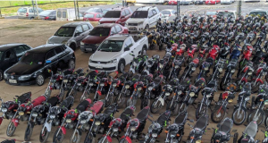 Detran-AM: Visitação de veículos em leilão inicia dia 26 de marçoNeste primeiro certame do ano, estarão disponíveis 31 automóveis, 258 motocicletas e 1 caminhão. Detran-AM: Visitação de veículos em leilão inicia dia 26 de março