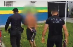 Em Caapiranga, PC-AM e PMAM prendem homem condenado por roubo cometido em 2013 no bairro Ponta NegraNa ocasião, ele também foi autuado por posse ilegal de arma de fogo e munição. Em Caapiranga, PC-AM e PMAM prendem homem condenado por roubo cometido em 2013 no bairro Ponta Negra