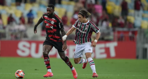 Flamengo supera Fluminense na primeira final do CariocaWesley e Juninho marcaram para o Flamengo, enquanto Keno descontou para o Fluminense. Flamengo supera Fluminense na primeira final do Carioca