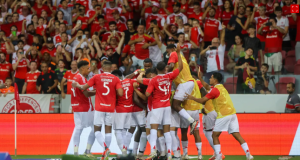 Inter vence o Caxias e garante vaga na final do Gauchão contra o Grêmio Inter vence o Caxias e garante vaga na final do Gauchão contra o Grêmio