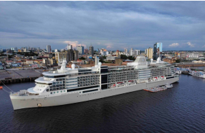 Navio inédito Silver Ray aporta em Manaus com mais de 1,1 mil turistasTemporada de cruzeiros 2024/2025 deve totalizar com 15 navios e movimentação de R$ 3,9 milhões na economia local. Navio inédito Silver Ray aporta em Manaus com mais de 1,1 mil turistas