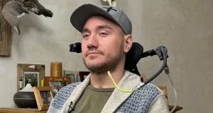 Neuralink – o homem que testa o chip cerebral de Elon Musk para controlar computadores com o pensamento"O poder da mente: como um chip cerebral da Neuralink está transformando a vida de um homem paralisado" Neuralink