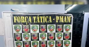 Polícia Militar prende jovem com porções e pinos de maconha, oxi e cocaínaO suspeito, que já possuía passagem pela polícia pelo crime de tráfico de drogas, foi preso após os PMs identificarem atividade suspeita. Polícia Militar prende jovem com porções e pinos de maconha, oxi e cocaína