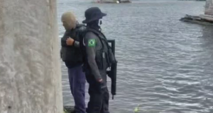 Polícias Civil e Militar deflagram operação e prendem 12 ‘Piratas de Rio’ envolvidos em roubos e furtos em TeféEsses indivíduos atuavam nos rios da região, furtando e roubando mercadorias para revendê-las no comércio local. Polícias Civil e Militar deflagram operação e prendem 12 ‘Piratas de Rio’ envolvidos em roubos e furtos em Tefé