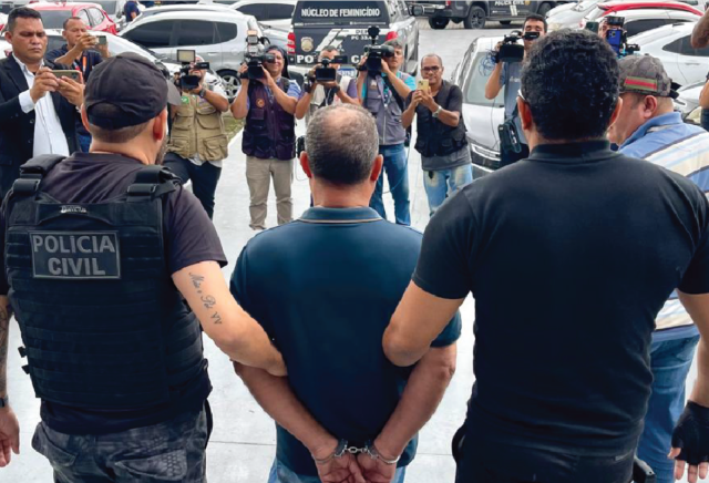 Em Manaus, Polícia Civil prende executor do homicídio de um auditor fiscal ocorrido em Petrolina Em Manaus, Polícia Civil prende executor do homicídio de um auditor fiscal ocorrido em Petrolina