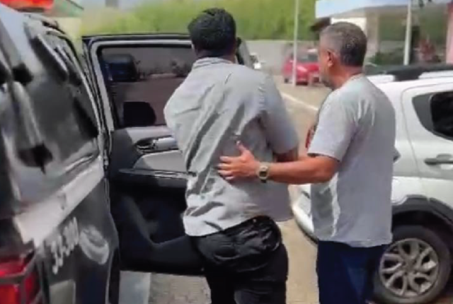 PC-AM prende homem foragido por homicídio praticado em 2009, na BR-174 PC-AM prende homem foragido por homicídio praticado em 2009, na BR-174