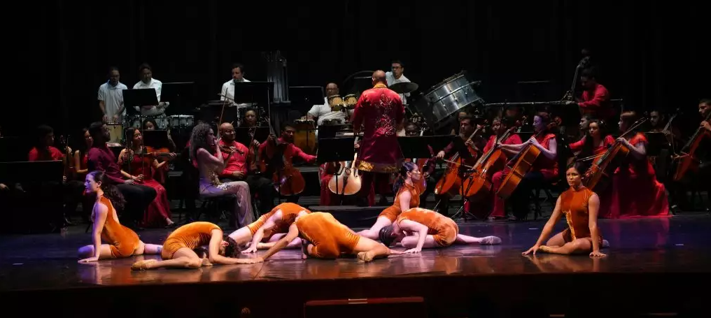 Festival Amazônico de Músicas e Artes reúne orquestras e dança em espetáculo que exalta a força simbólica da Amazônia
