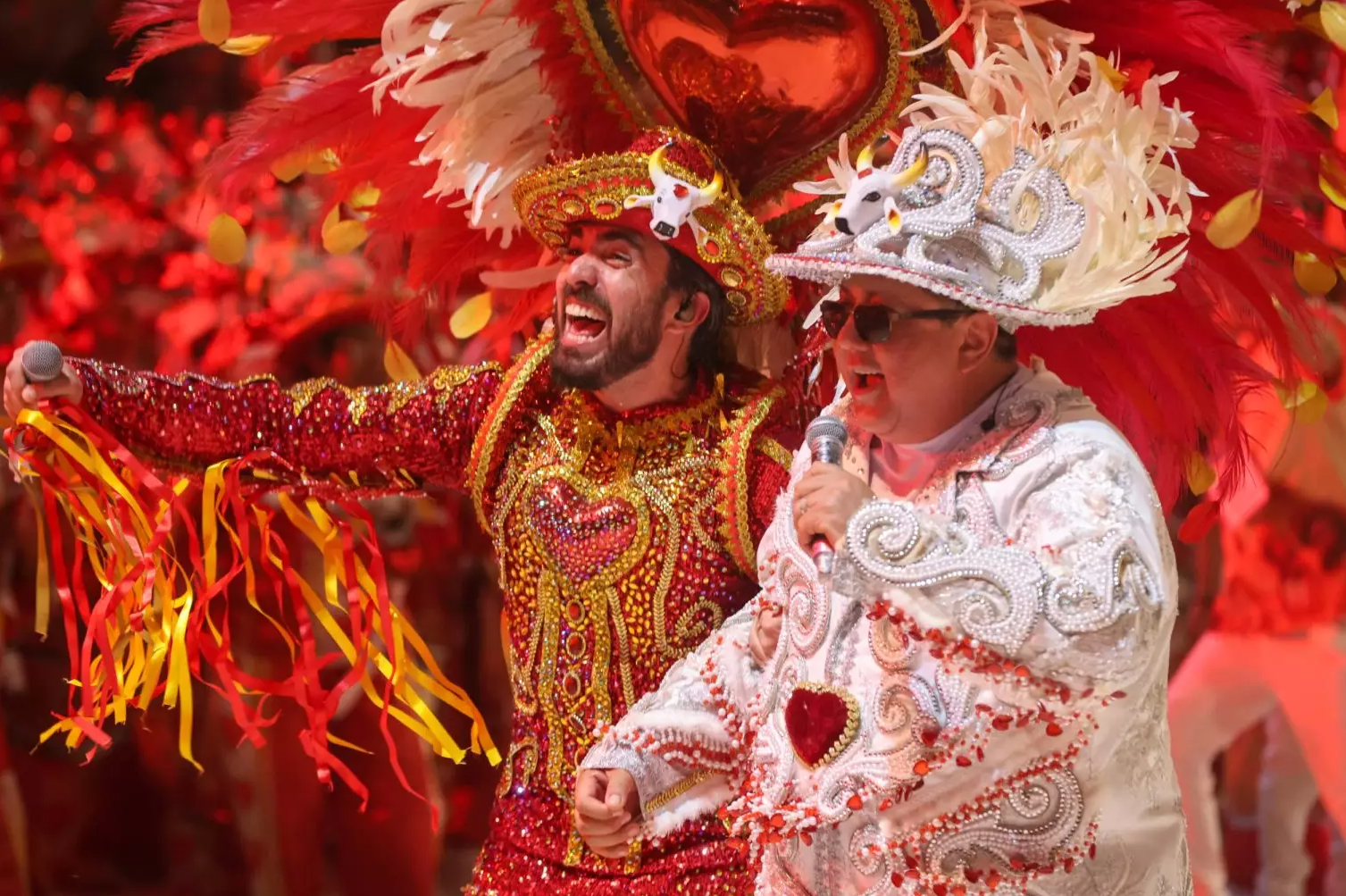 Festival de Parintins 2025 Garantido encerra apresentações do festival exaltando a cultura brasileira
