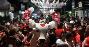 Festival de Parintins 2025: Ladainha do Boi Garantido toma as ruas de Parintins em celebração de fé e tradiçãoA celebração marca o aniversário do Boi Garantido e mantém viva a promessa de Lindolfo Monteverde. Festival de Parintins 2025 Ladainha do Boi Garantido toma as ruas de Parintins em celebração de fé e tradição