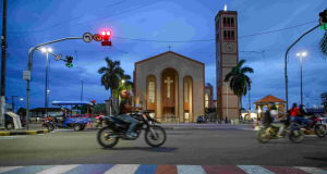 Festival de Parintins 2025: Amazonastur lança roteiro especial para turistas de primeira viagemExperiência reúne sabores típicos, cultura popular e o encanto dos bois-bumbás.