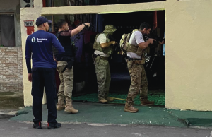 Operação RecuperaFone: Polícia Civil desarticula grupo suspeito de roubo de celulares em ManausDurante a prisão, celulares foram apreendidos e três motocicletas encaminhadas à unidade policial para checagem. Operação RecuperaFone: Polícia Civil desarticula grupo suspeito de roubo de celulares em Manaus