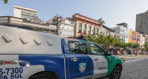 Polícia Militar captura dois foragidos da Justiça em ações distintas na capitalAs prisões foram efetuadas na zona sul e zona norte de Manaus; um dos suspeitos tinha mandado por tráfico de drogas. Polícia Militar captura dois foragidos da Justiça em ações distintas na capital