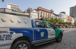 Polícia Militar captura dois foragidos da Justiça em ações distintas na capitalAs prisões foram efetuadas na zona sul e zona norte de Manaus; um dos suspeitos tinha mandado por tráfico de drogas. Polícia Militar captura dois foragidos da Justiça em ações distintas na capital