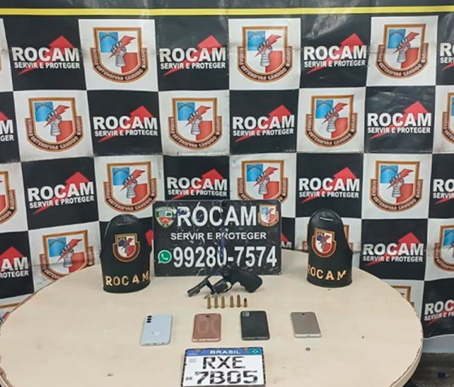 Polícia Militar prende dupla armada e recupera motocicleta roubada na zona leste Polícia Militar prende dupla armada e recupera motocicleta roubada na zona leste