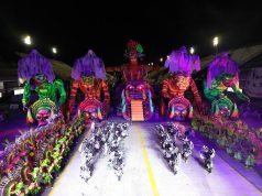 Batalha dos bois-bumbás marca a última noite do 67º Festival Folclórico do Amazonas bois-bumbás