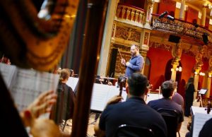 Série Encontro das Águas encerra temporada com espetáculo inspirado no K-pop no Teatro AmazonasBeyond the Symphony une música de concerto, tecnologia e cultura pop coreana nos dias 26 e 27 de julho Encontro das Águas