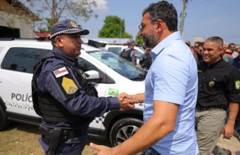 Governador Wilson Lima reforça segurança em Novo Airão com novas viaturas Governador Wilson Lima reforça segurança em Novo Airão