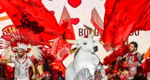 Bumbá Beat estreia no Arena Planeta Boi com toadas antológicas de Caprichoso e GarantidoReleituras de clássicos dos anos 90 ganham novos arranjos com timbres eletrônicos da música pop internacional, criando uma atmosfera entre nostalgia e modernidade