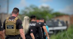 Forças de Segurança apresentam balanço da Operação Caminhos Seguros com 146 prisões no AmazonasA ação conta com o reforço das ações do Governo do Amazonas por meio da Operação Segurança Presente. Forças de Segurança apresentam balanço da Operação Caminhos Seguros com 146 prisões no Amazonas