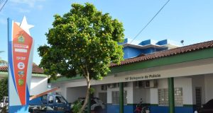 PC-AM e PMAM cumprem mandado de prisão e de internação contra dupla investigada por roubos na zona norte de ManausUm dos crimes foi registrado por câmeras de vigilância de um estabelecimento comercial. PC-AM e PMAM cumprem mandado de prisão e de internação contra dupla investigada por roubos na zona norte de Manaus
