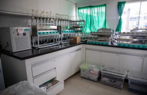Programa da UEA instala maior plataforma de monitoramento de mercúrio da região Norte e amplia pesquisas no AmazonasNovos equipamentos de monitoramento de água, ar e solo permitirão análises completas tempo de entrega dos resultados. Programa da UEA instala maior plataforma de monitoramento de mercúrio da região Norte e amplia pesquisas no Amazonas