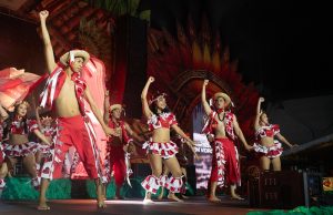 Curral do Garantido reúne itens oficiais e torcida em grande festa no SambódromoNoite da Celebração Folclórica reuniu itens oficiais e apresentações que anteciparam o clima do Festival de Parintins. Curral do Garantido reúne itens oficiais e torcida em grande festa no Sambódromo